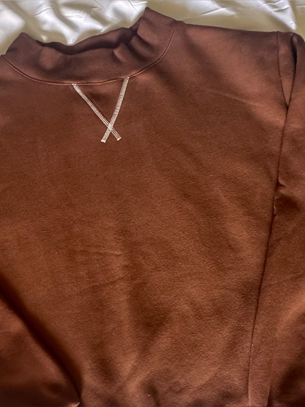 Parke Mockneck Sweatshirt with Contrast white stitch. L/XL